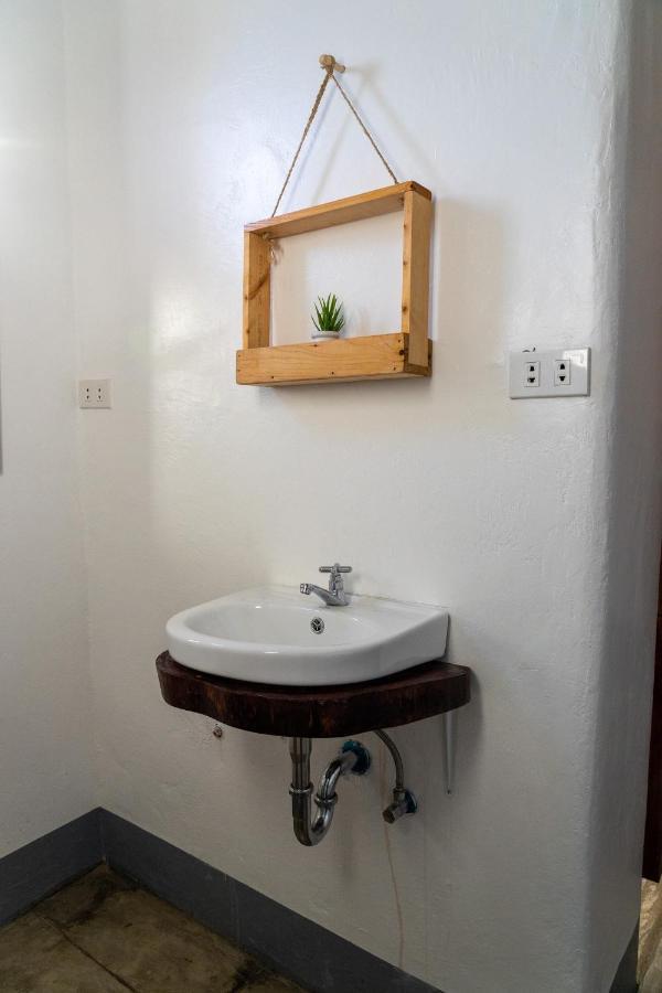 Momo Hostel Moalboal Zewnętrze zdjęcie